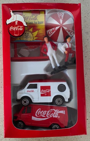 10377-1 € 10,00 coca cola funset witte bus met rond raam.jpeg